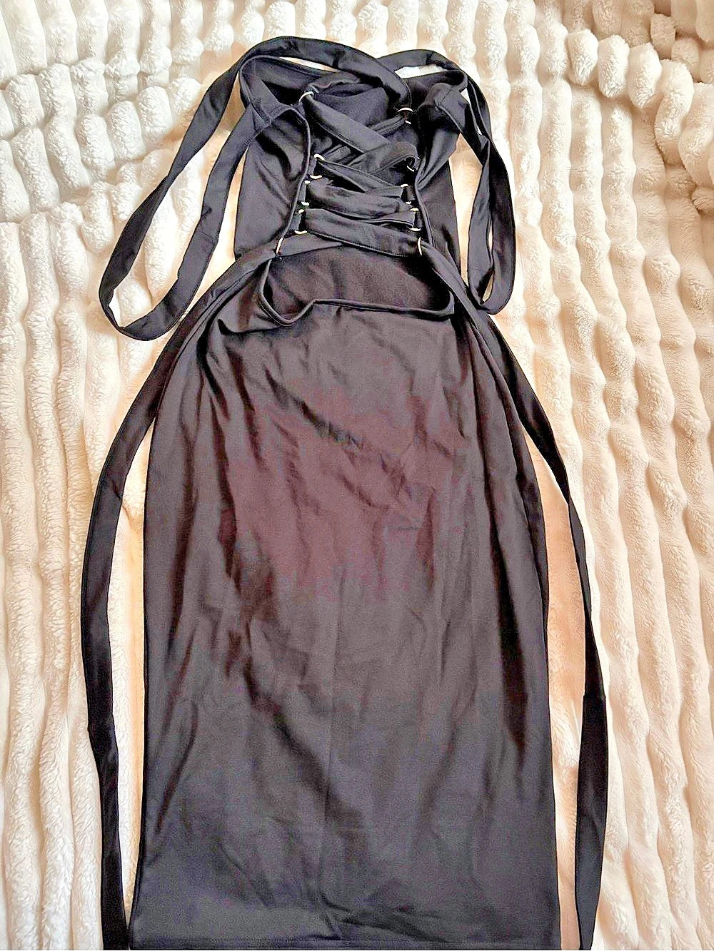 GOBLES Black Off-Shoulder Bandage Midi Club Dress – Size L